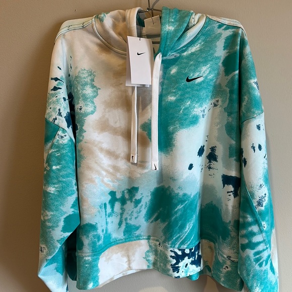 Nike Tops - Nike cropped hooded sweatshirt